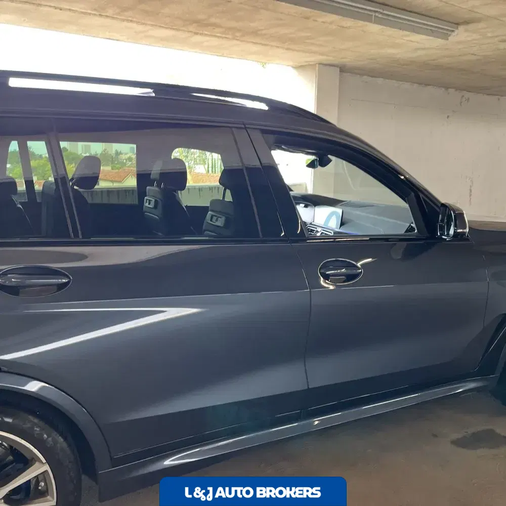 2022 BMW X7 M50i
