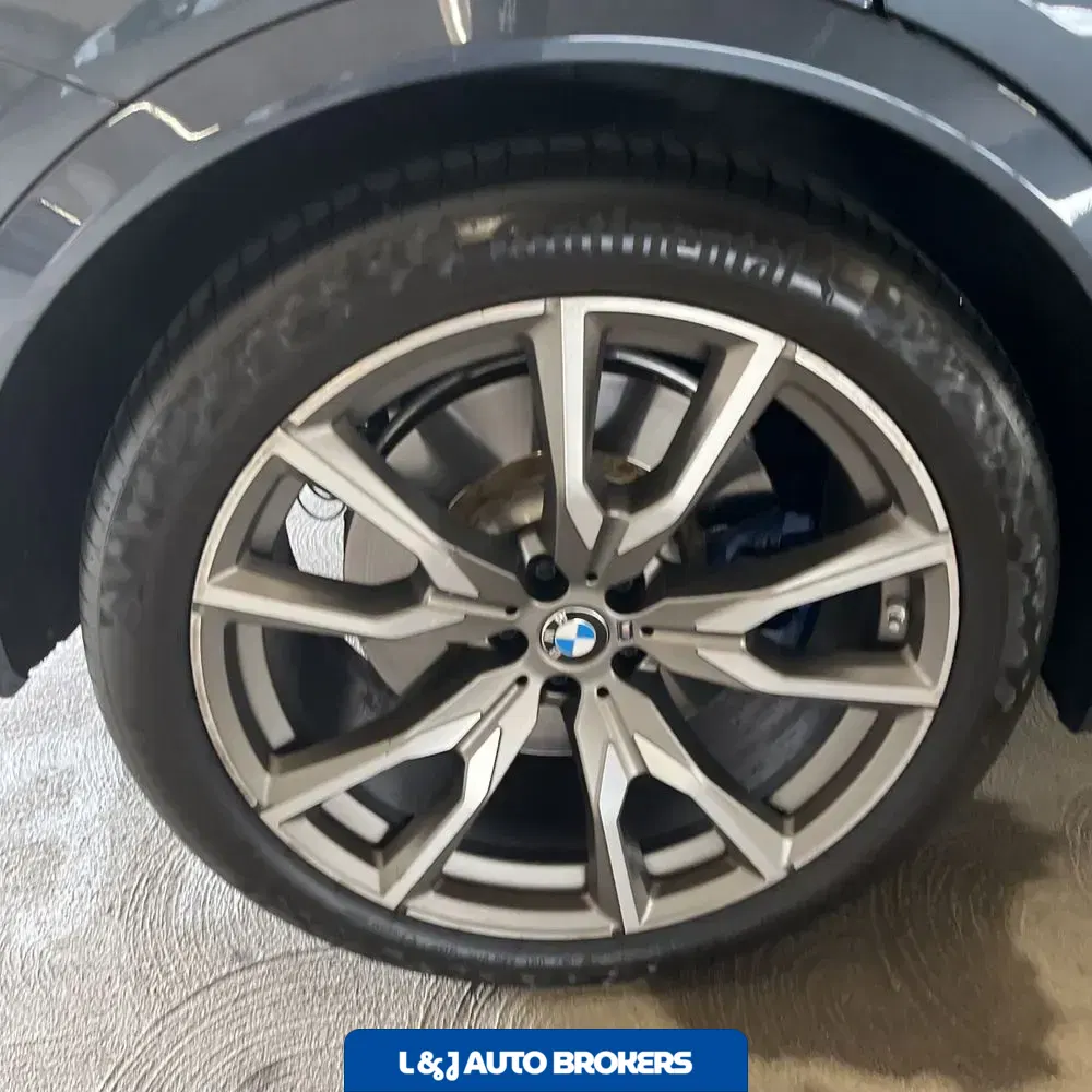 2022 BMW X7 M50i