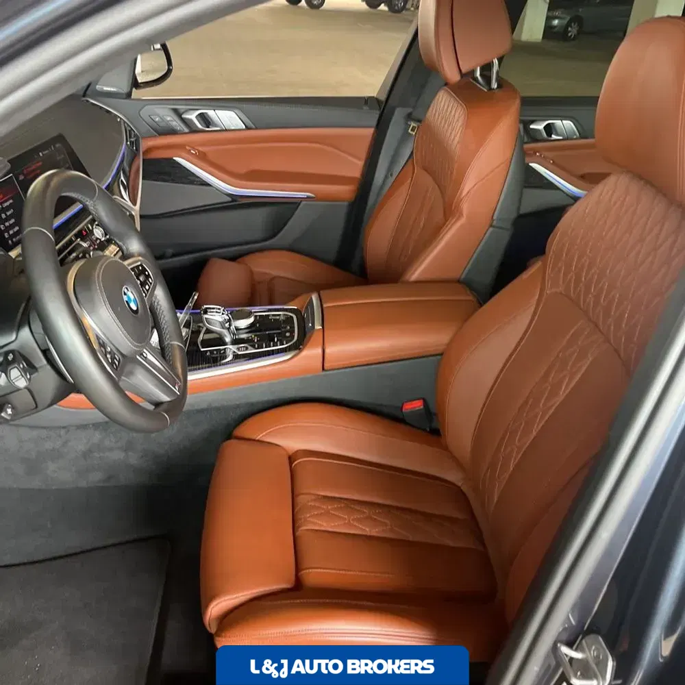2022 BMW X7 M50i