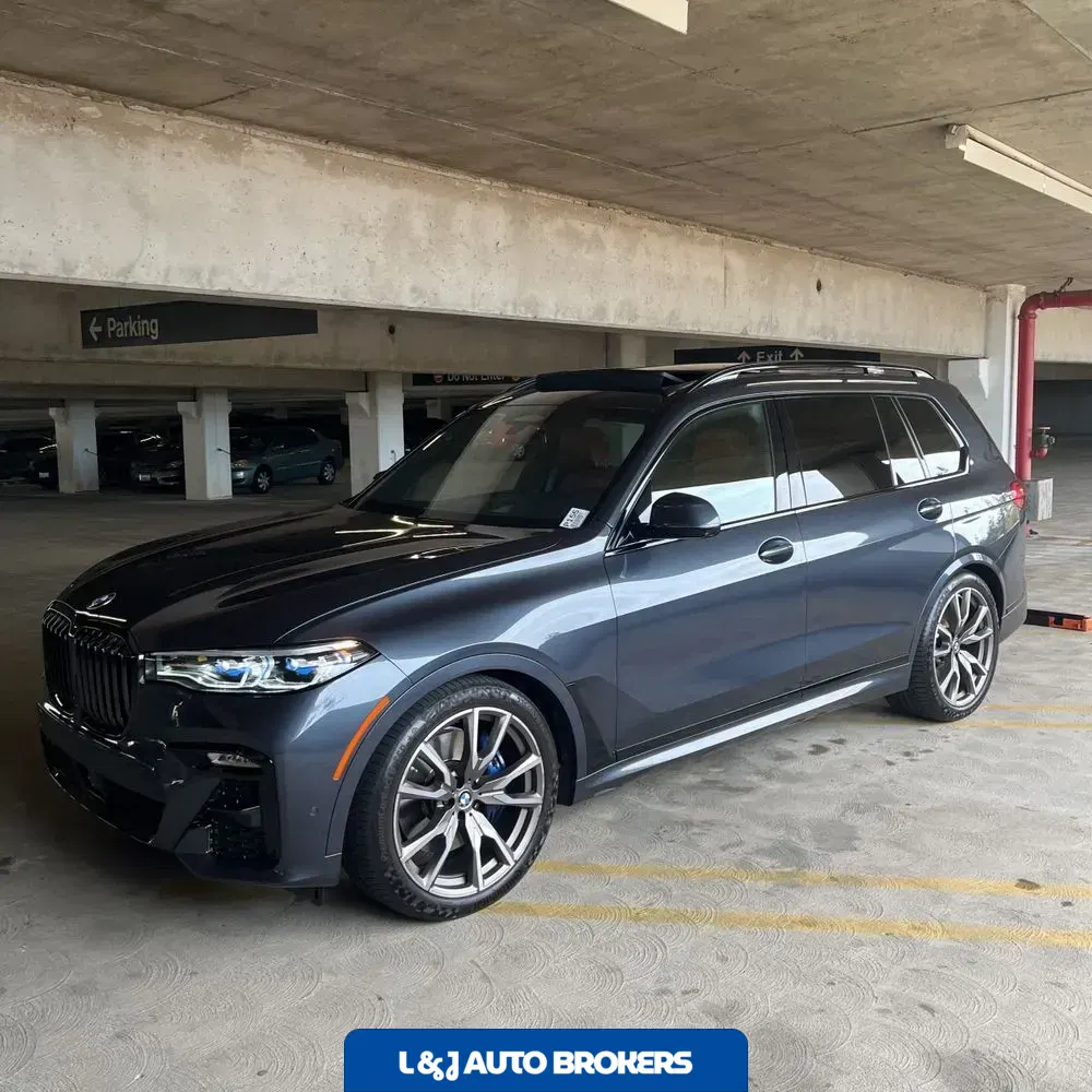 2022 BMW X7 M50i