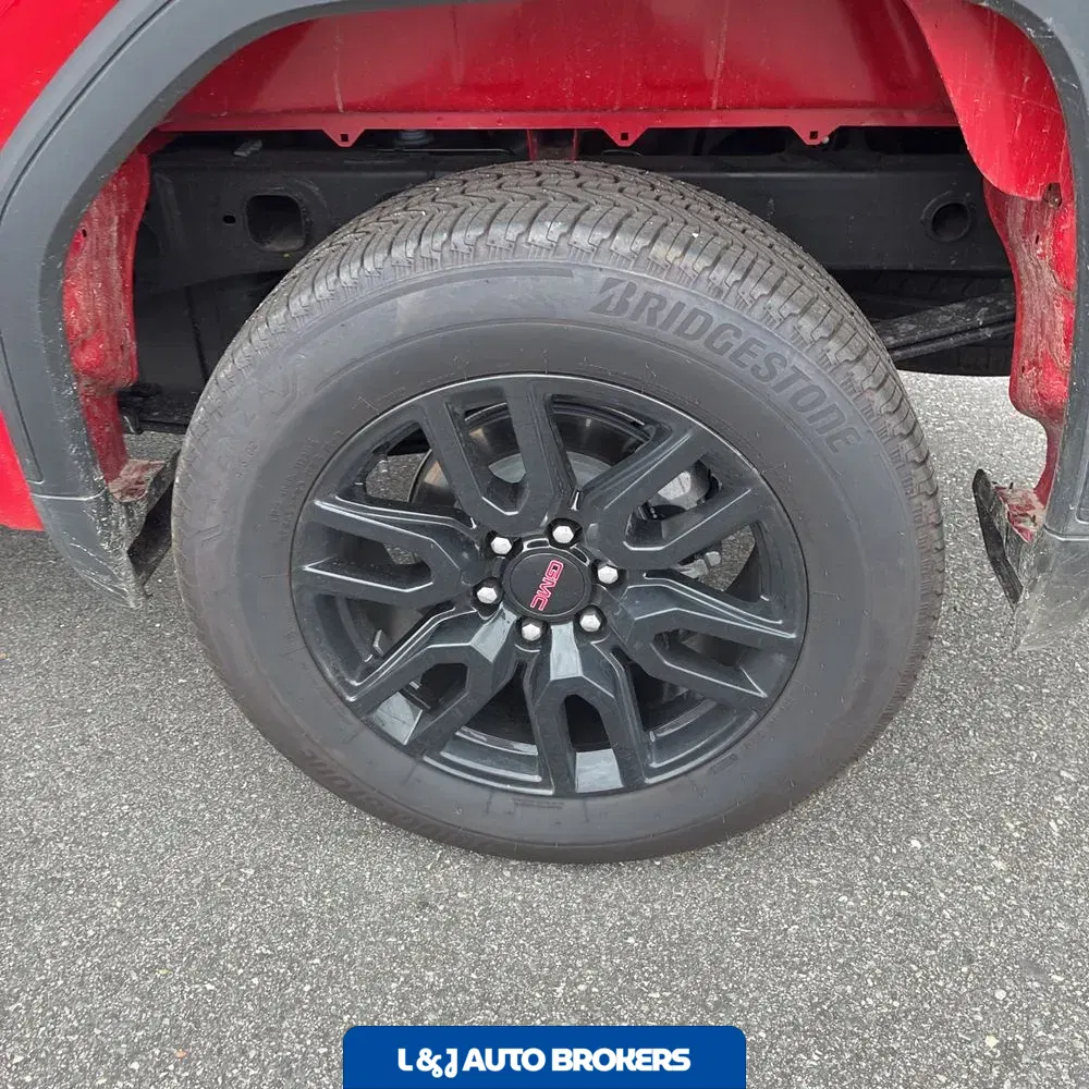 2025 GMC Sierra 1500 Elevation Standard