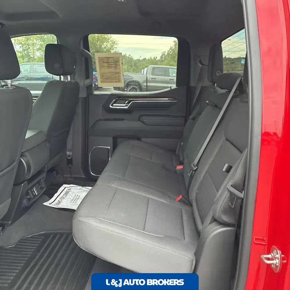 2025 GMC Sierra 1500 Elevation Standard