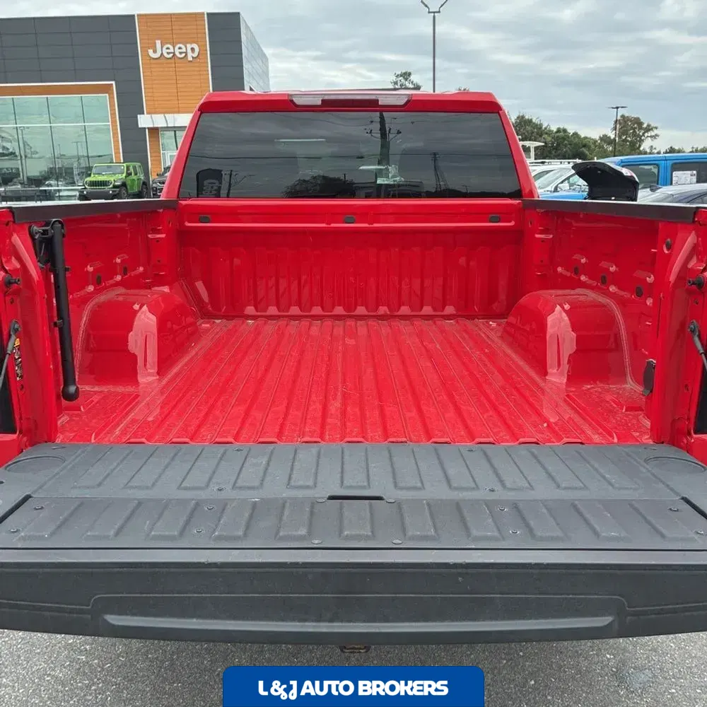 2025 GMC Sierra 1500 Elevation Standard