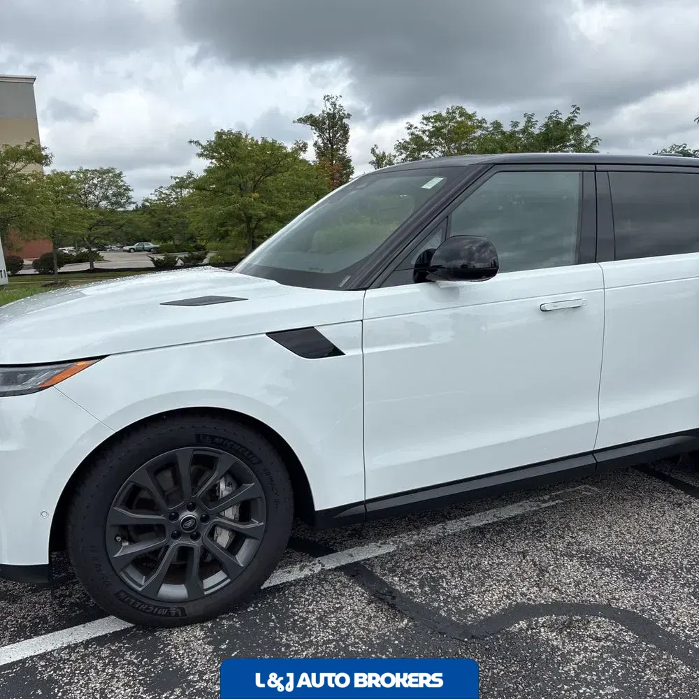 2024 Land Rover Range Rover Sport P360 SE