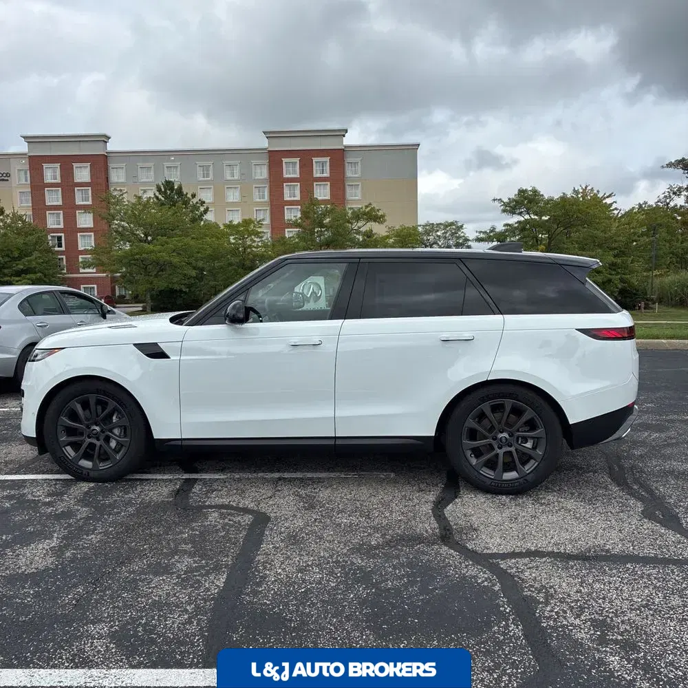 2024 Land Rover Range Rover Sport P360 SE