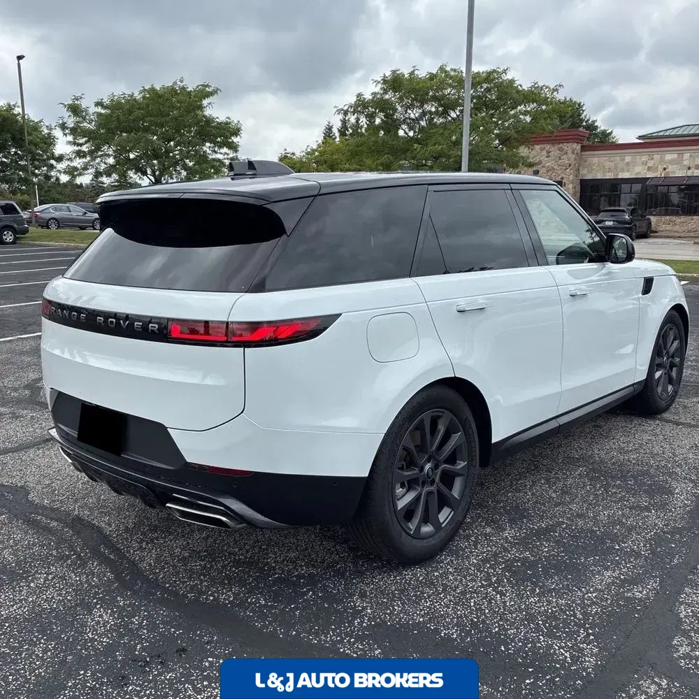 2024 Land Rover Range Rover Sport P360 SE