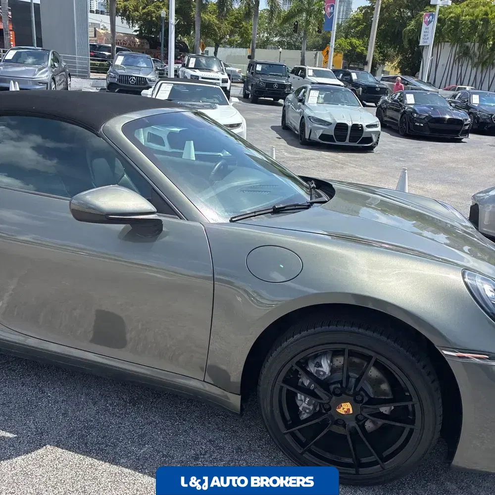 2020 Porsche 911 Carrera Cabriolet