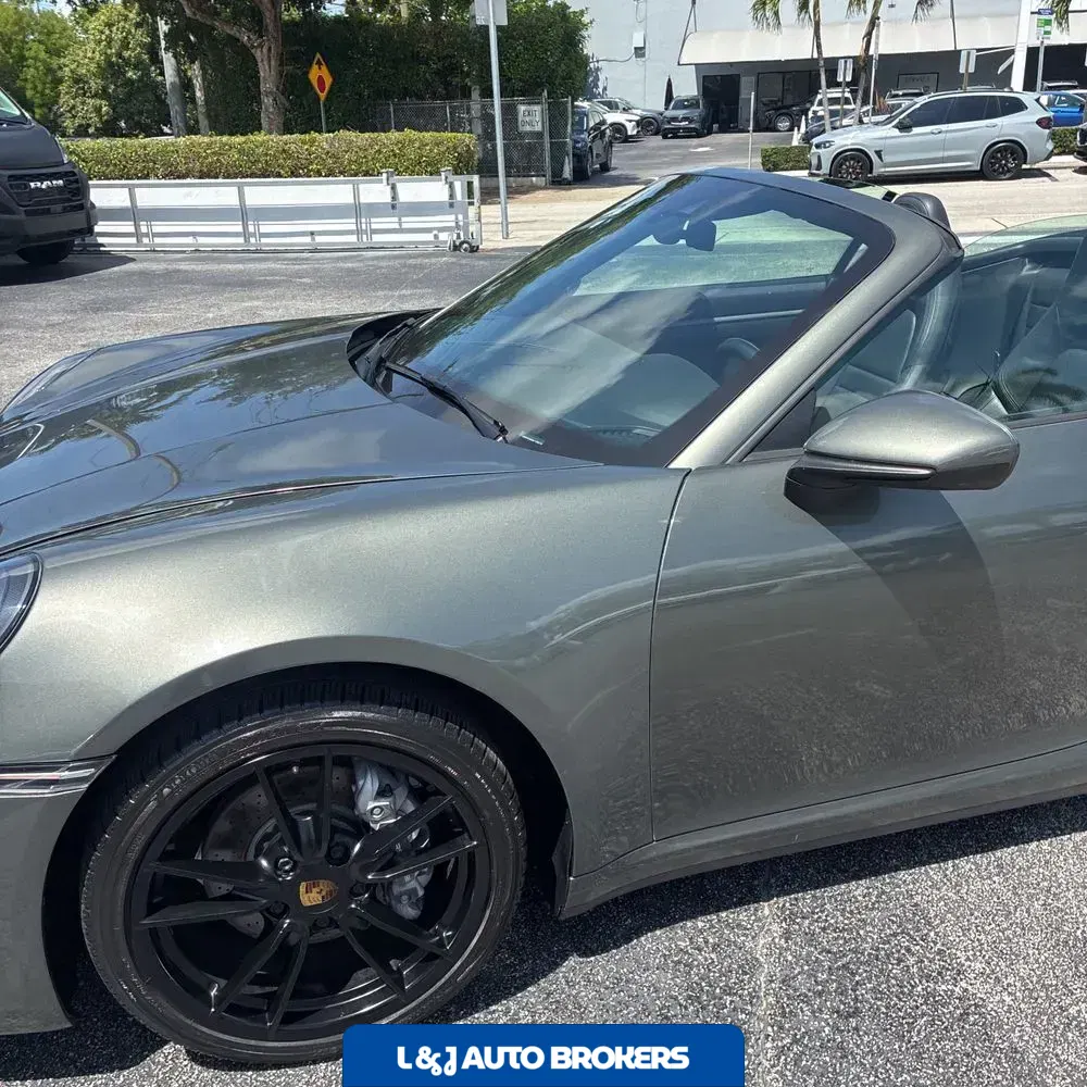 2020 Porsche 911 Carrera Cabriolet