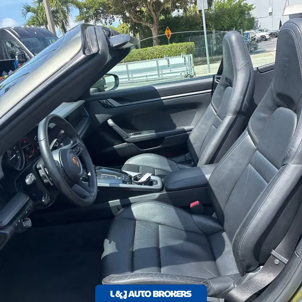 2020 Porsche 911 Carrera Cabriolet