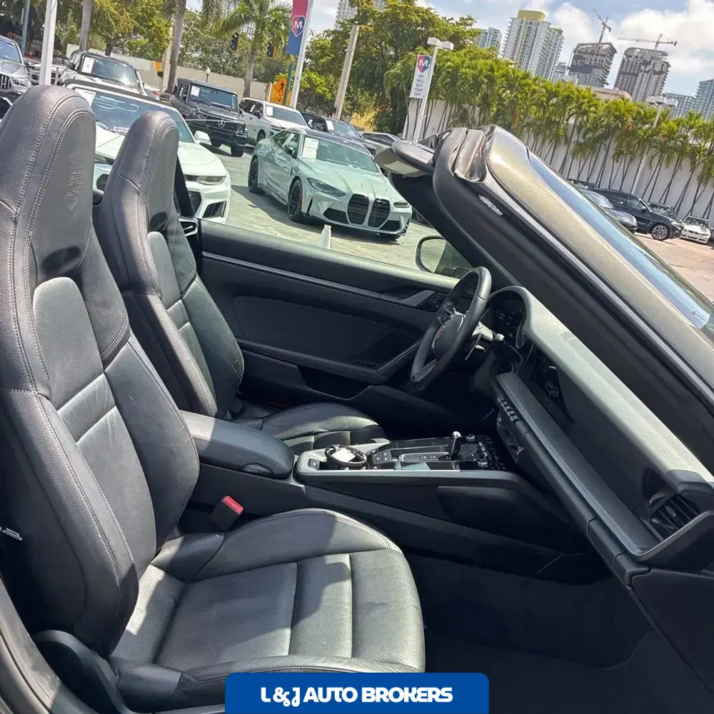 2020 Porsche 911 Carrera Cabriolet