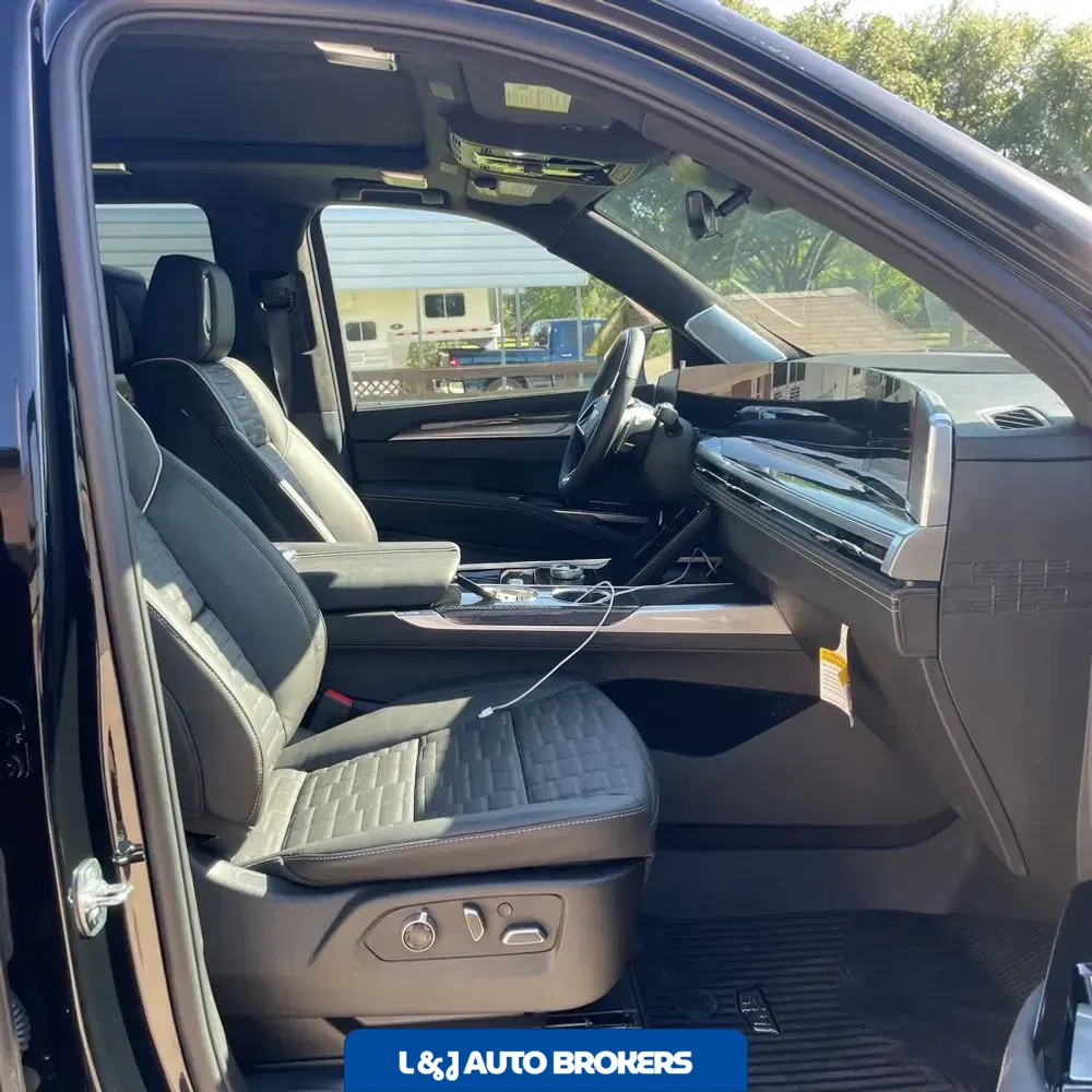 2025 Cadillac Escalade-V Base