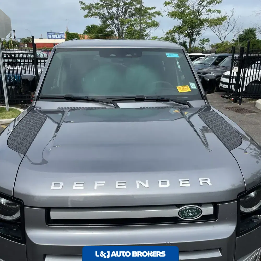 2024 Land Rover Defender 110 P400 S