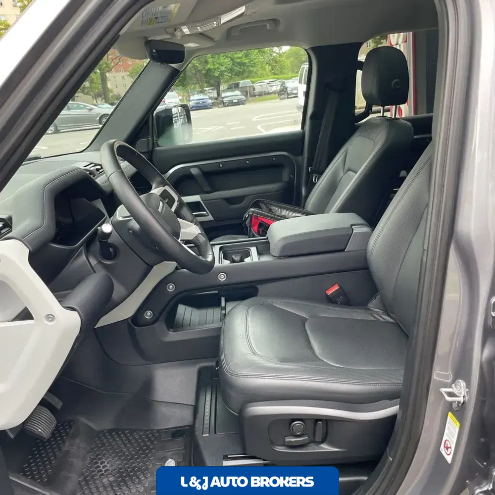 2024 Land Rover Defender 110 P400 S