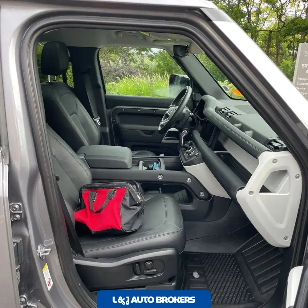 2024 Land Rover Defender 110 P400 S