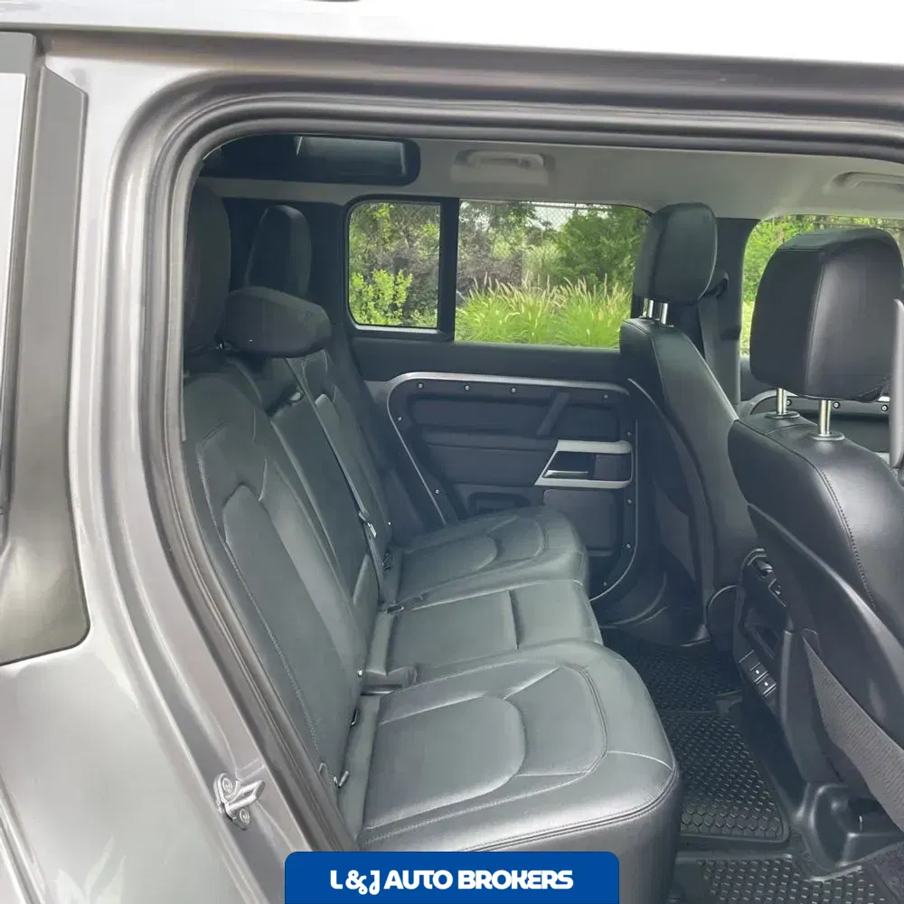2024 Land Rover Defender 110 P400 S