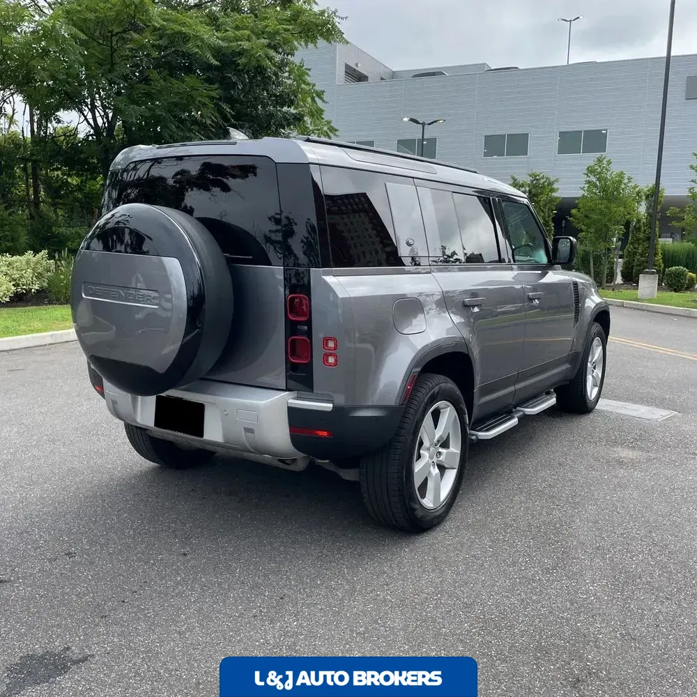 2024 Land Rover Defender 110 P400 S