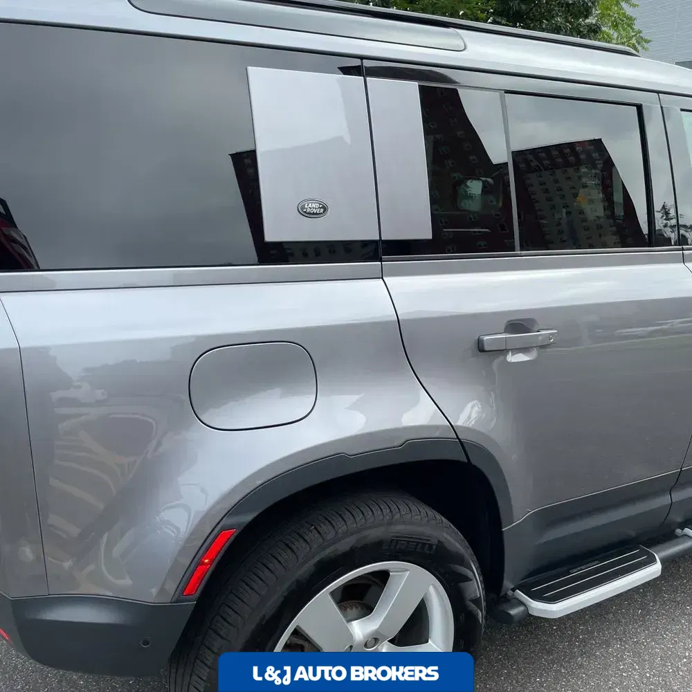 2024 Land Rover Defender 110 P400 S