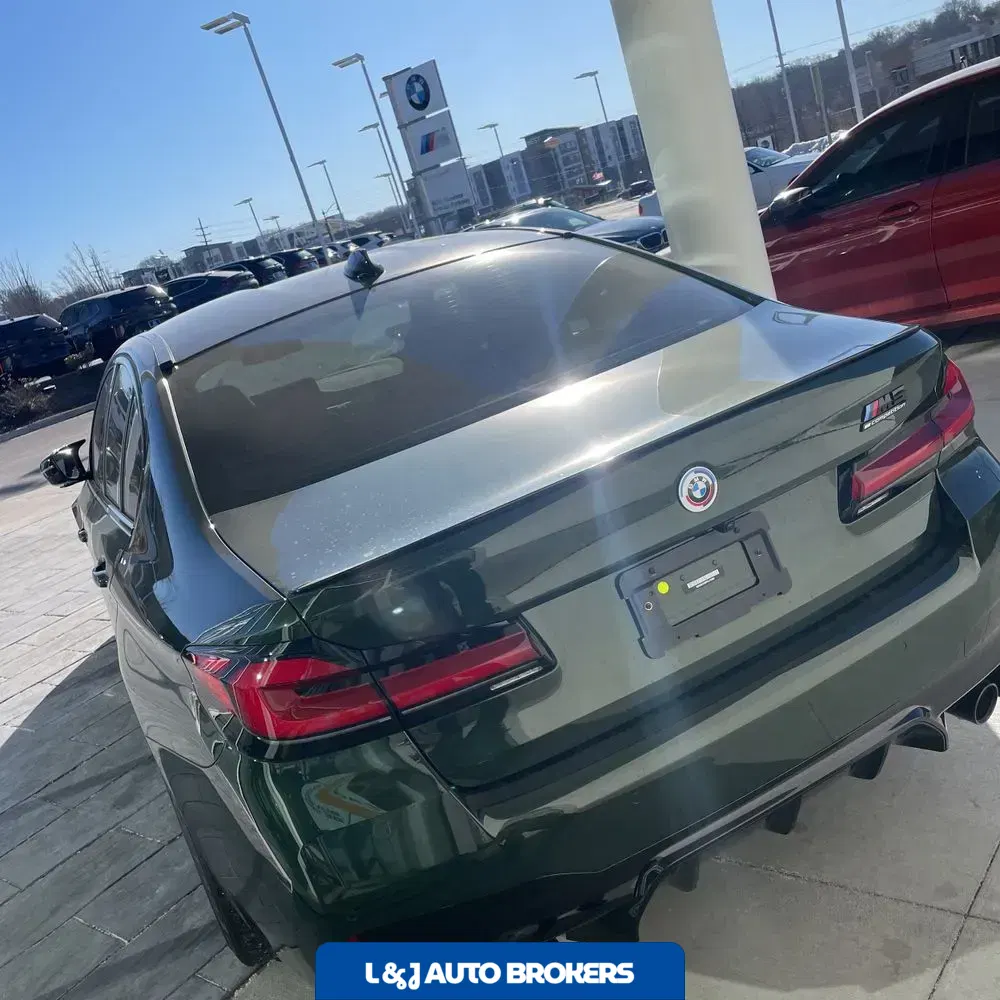 2023 BMW M5