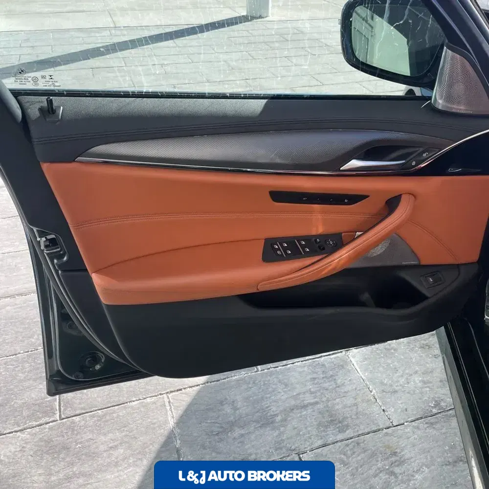 2023 BMW M5