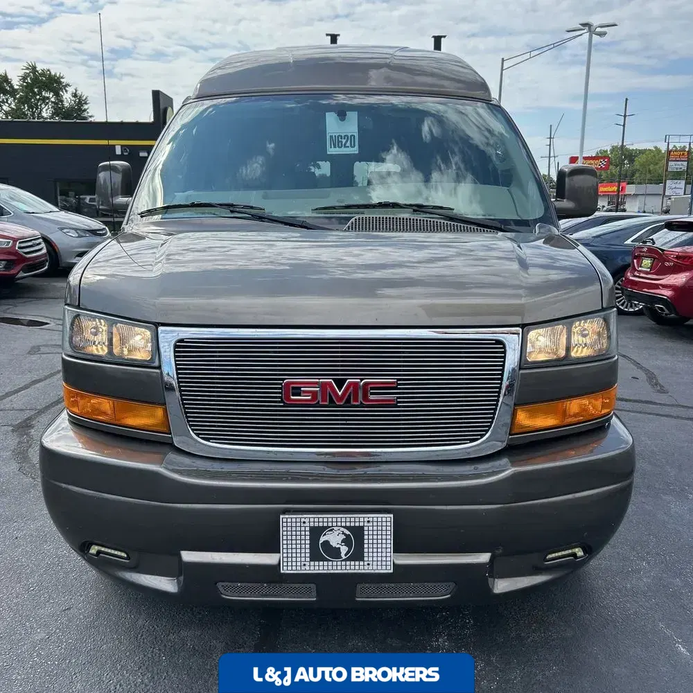 2023 GMC Savana 2500