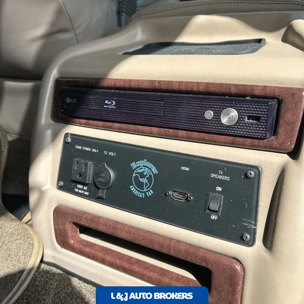 2023 GMC Savana 2500