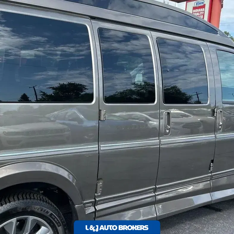 2023 GMC Savana 2500