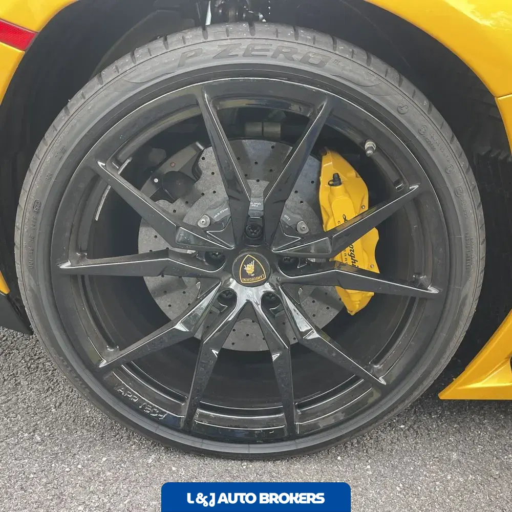 2014 Lamborghini Aventador Base