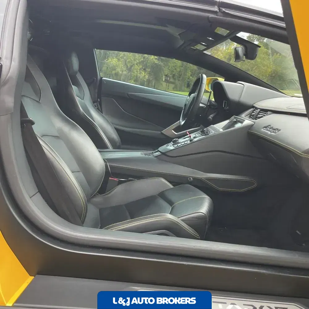 2014 Lamborghini Aventador Base