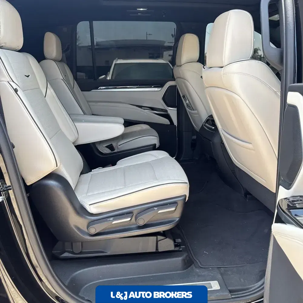 2025 Cadillac Escalade ESV Sport