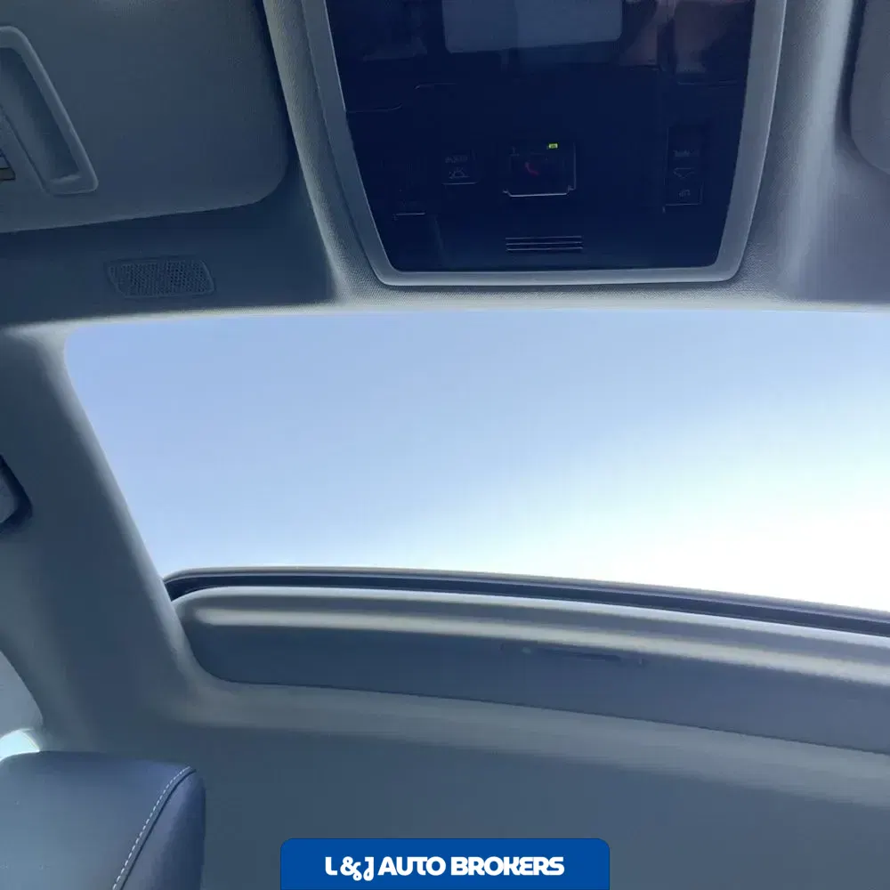 2025 Lexus ES 300h Luxury