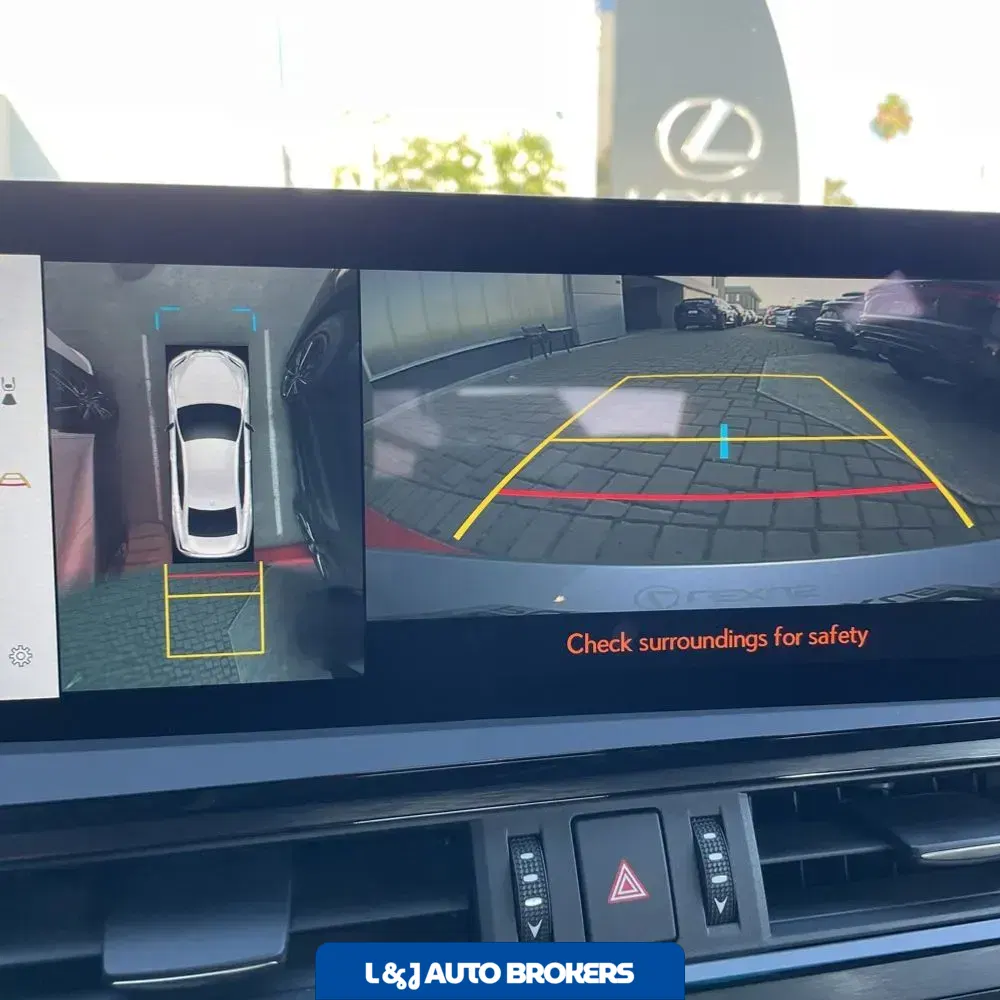 2025 Lexus ES 300h Luxury