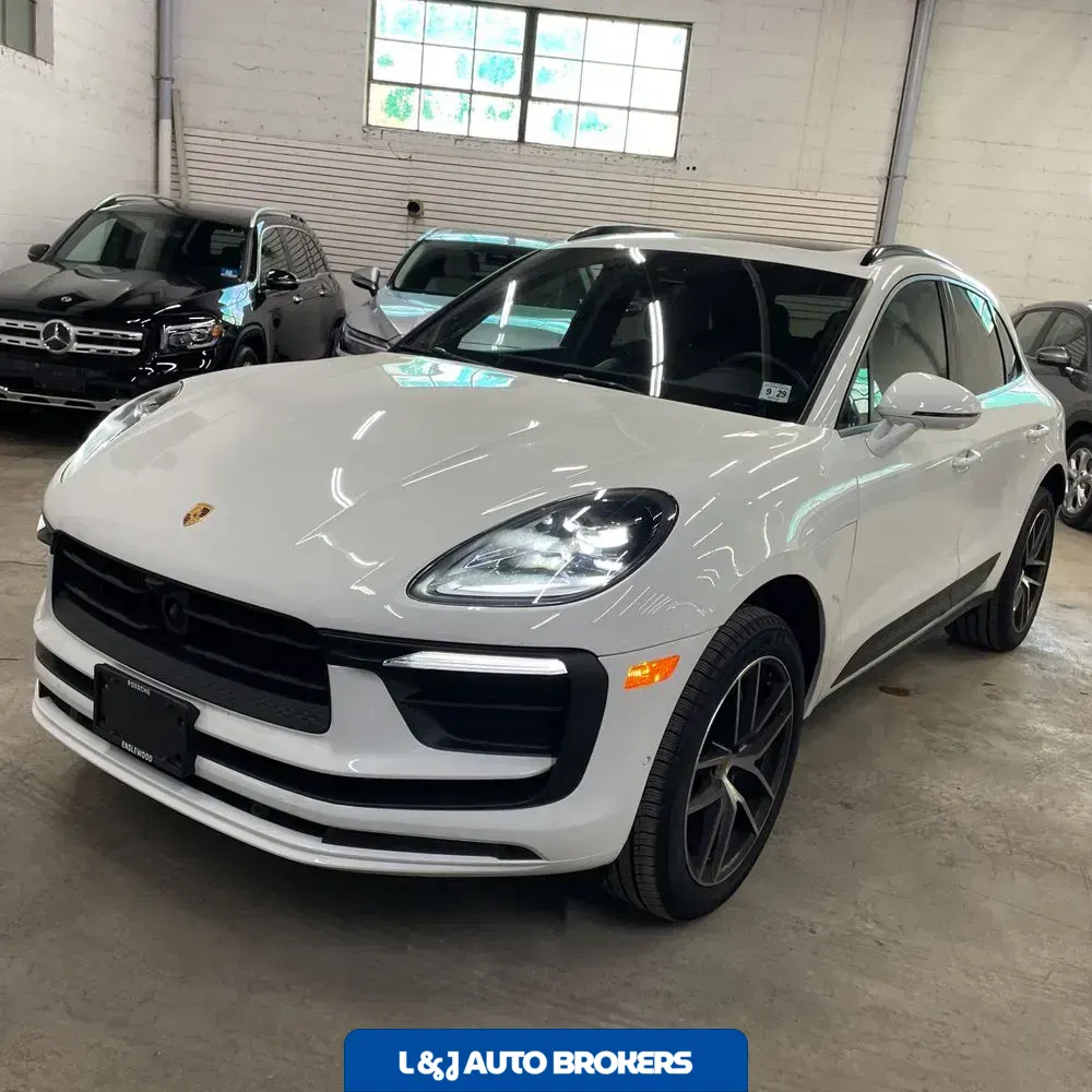 2024 Porsche Macan Base