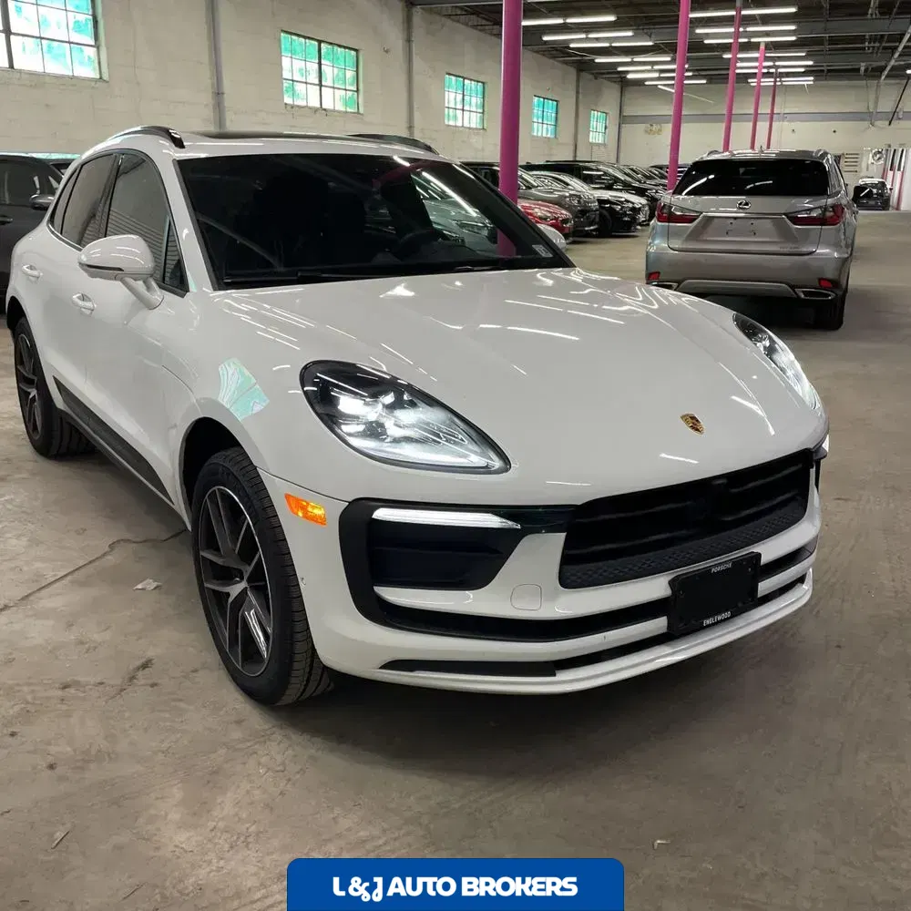 2024 Porsche Macan Base