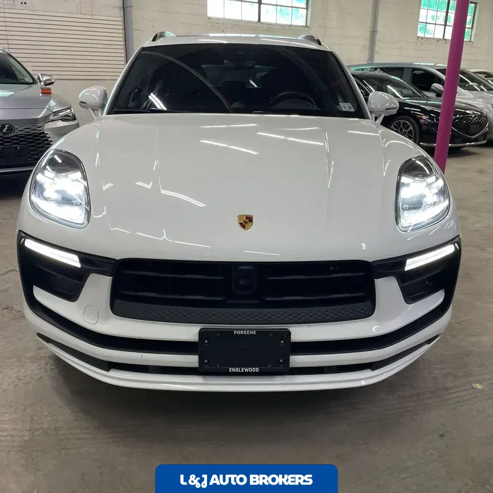 2024 Porsche Macan Base