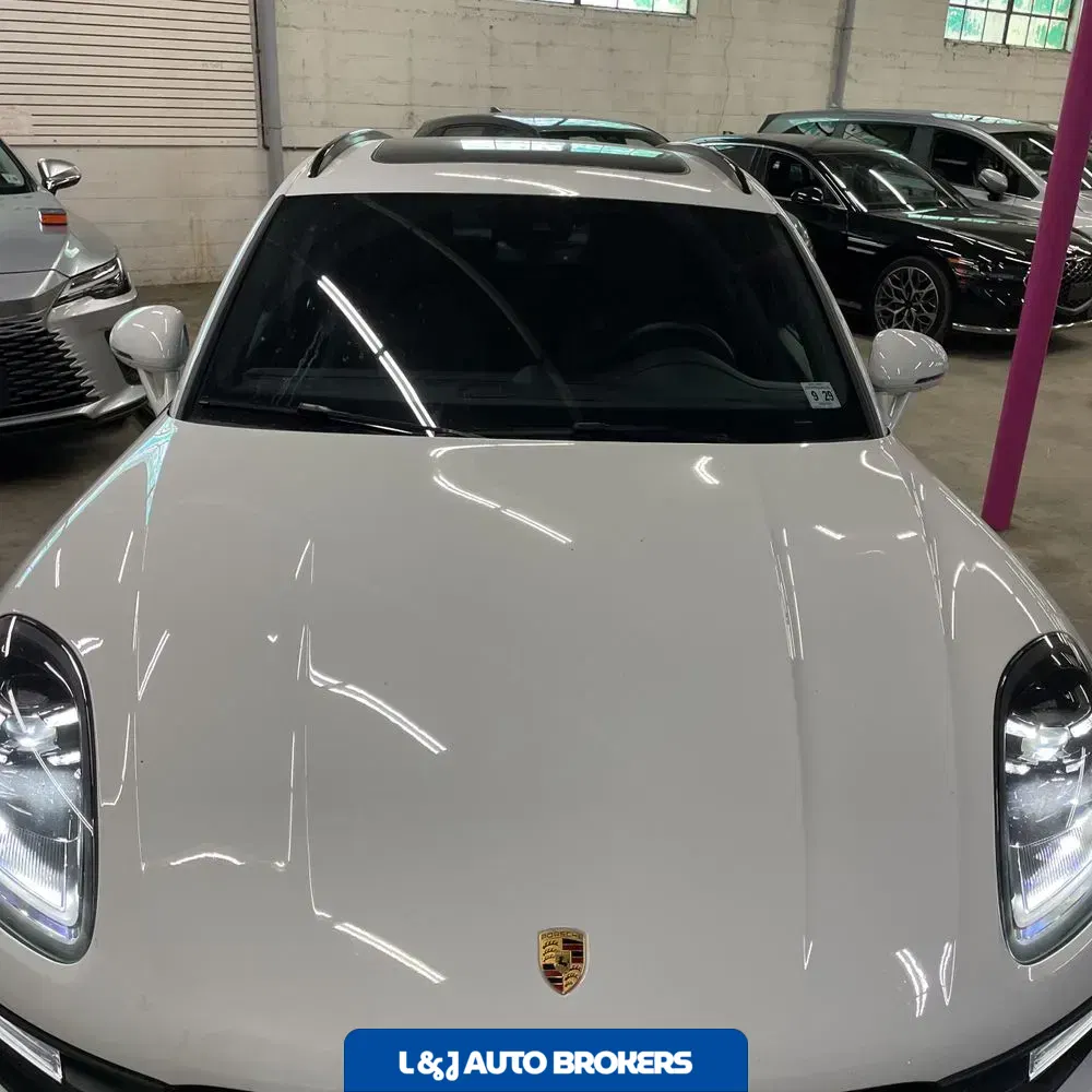 2024 Porsche Macan Base
