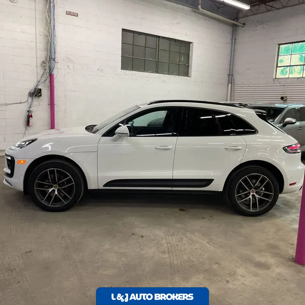 2024 Porsche Macan Base