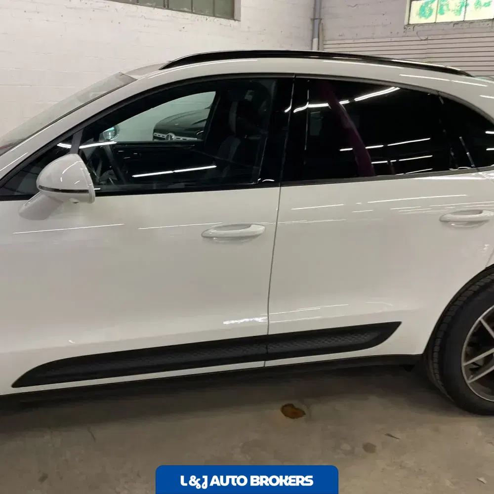 2024 Porsche Macan Base