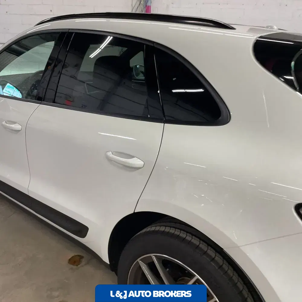 2024 Porsche Macan Base