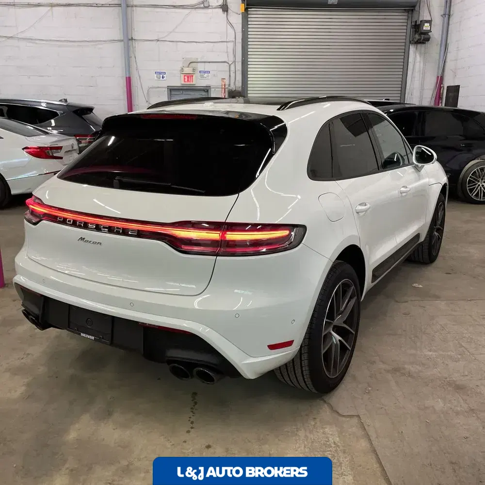 2024 Porsche Macan Base