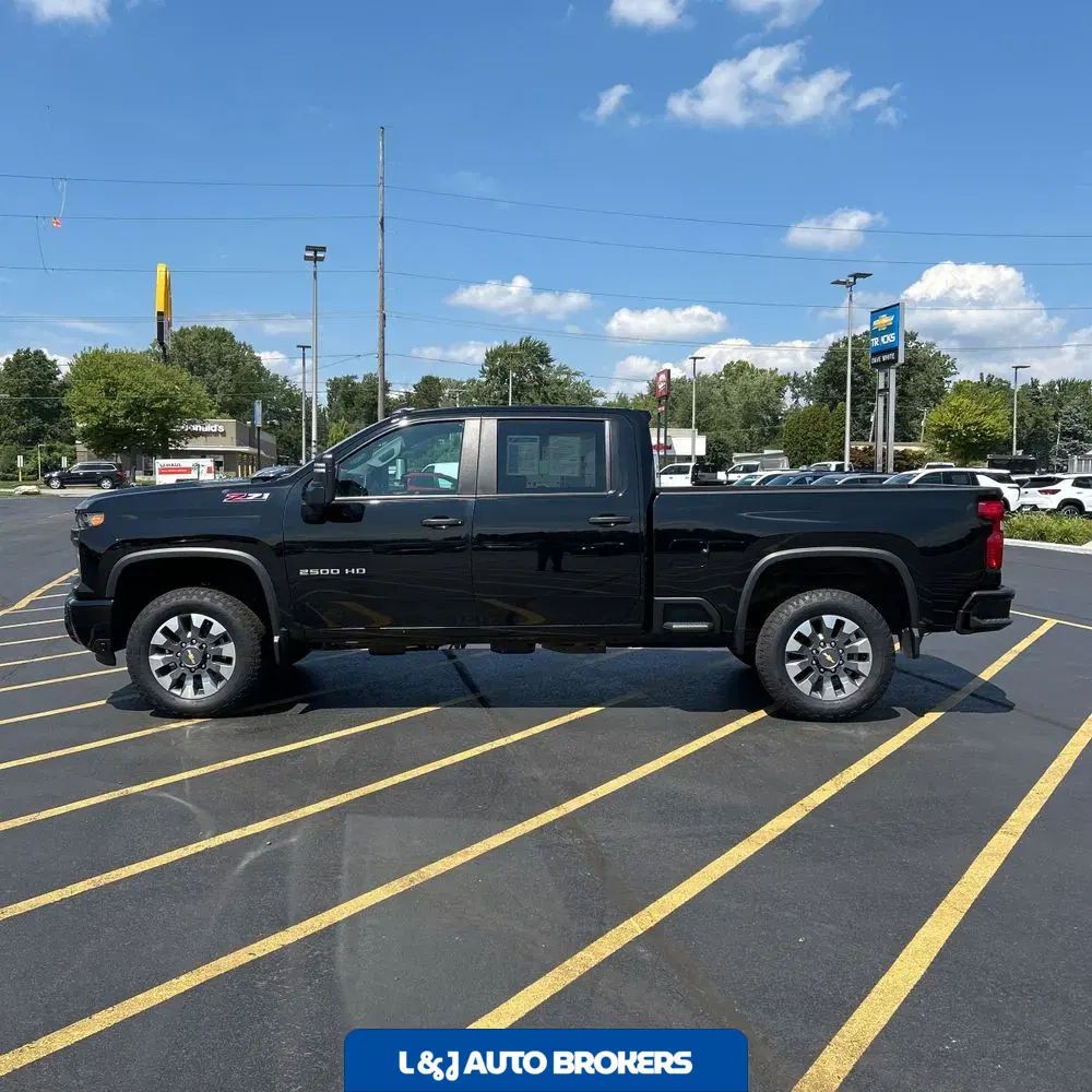 2024 Chevrolet Silverado 2500 Custom