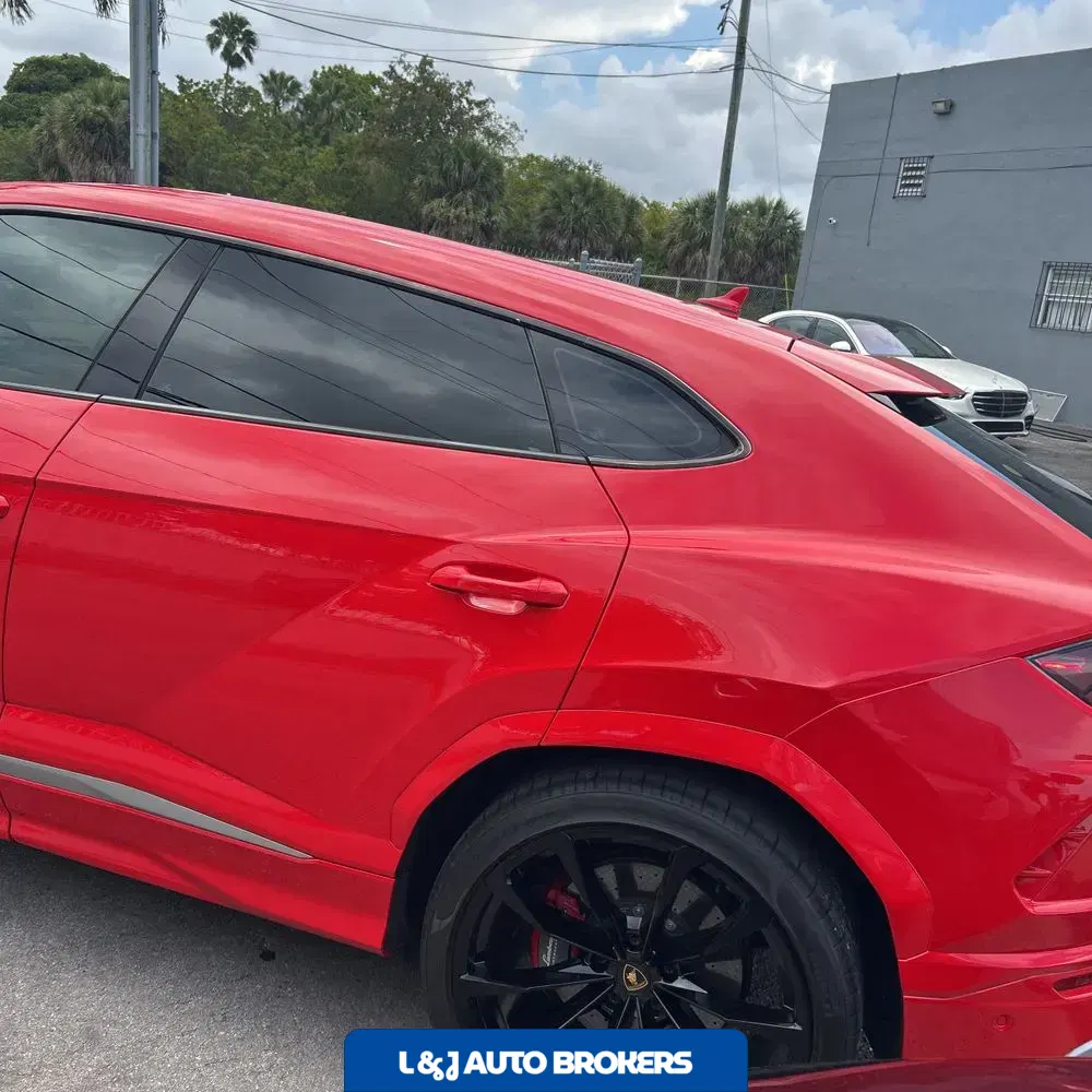 2021 Lamborghini Urus Base