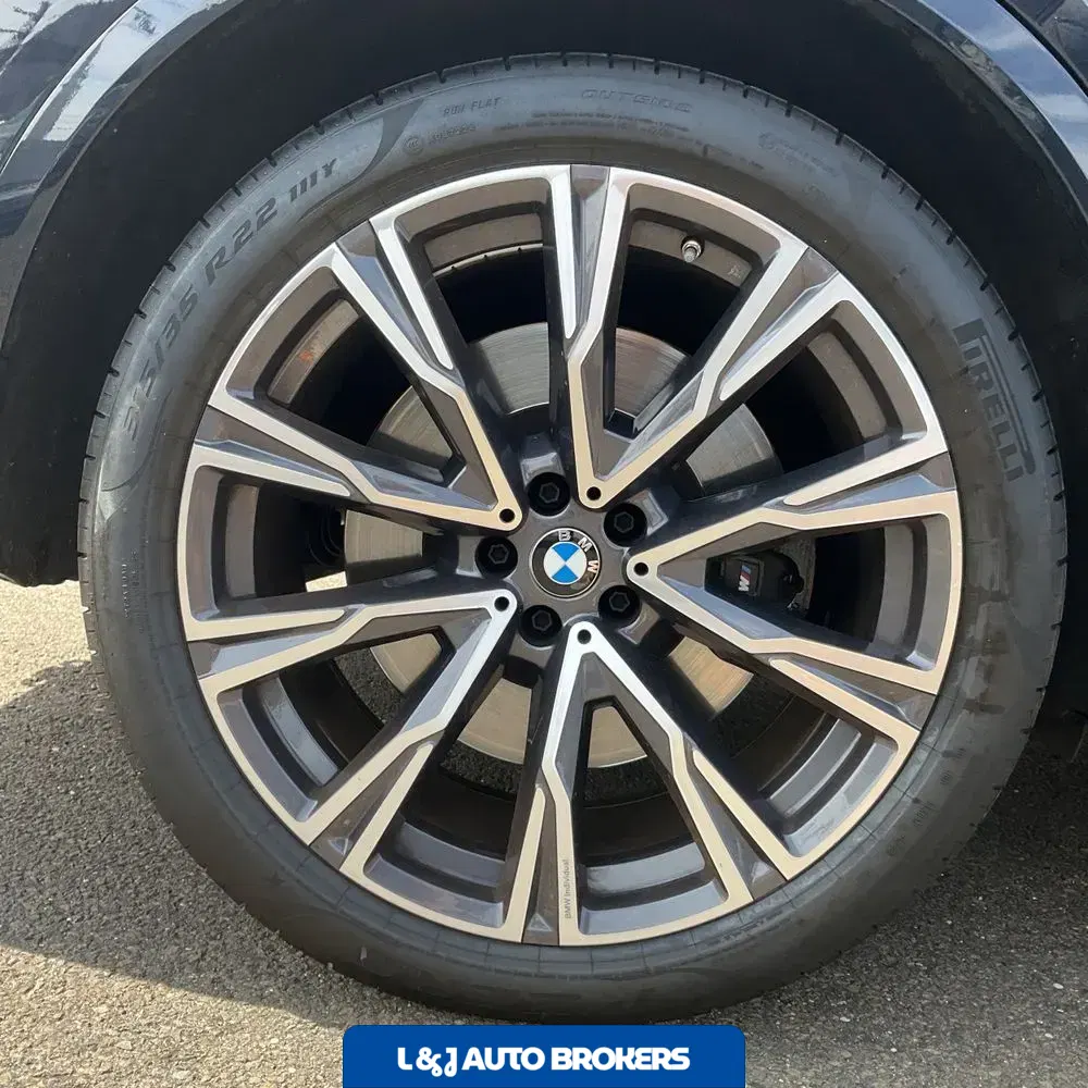 2021 BMW X7 M50i