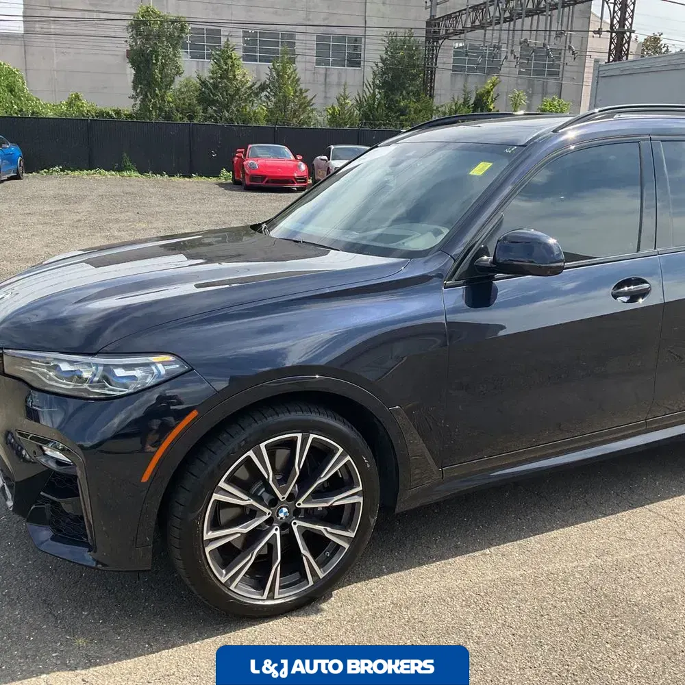 2021 BMW X7 M50i