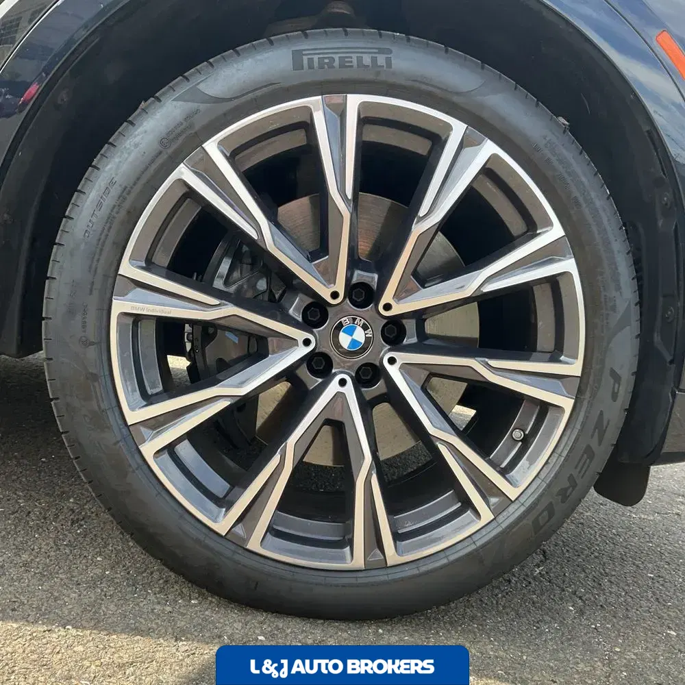 2021 BMW X7 M50i