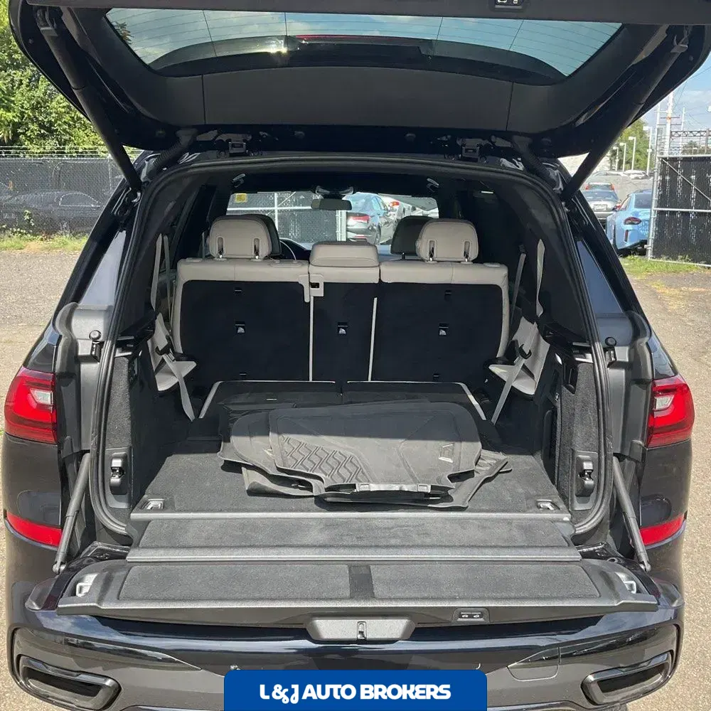2021 BMW X7 M50i