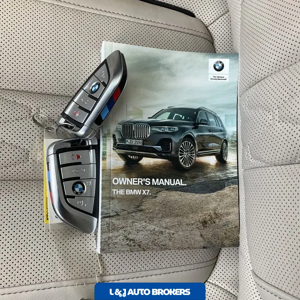 2021 BMW X7 M50i