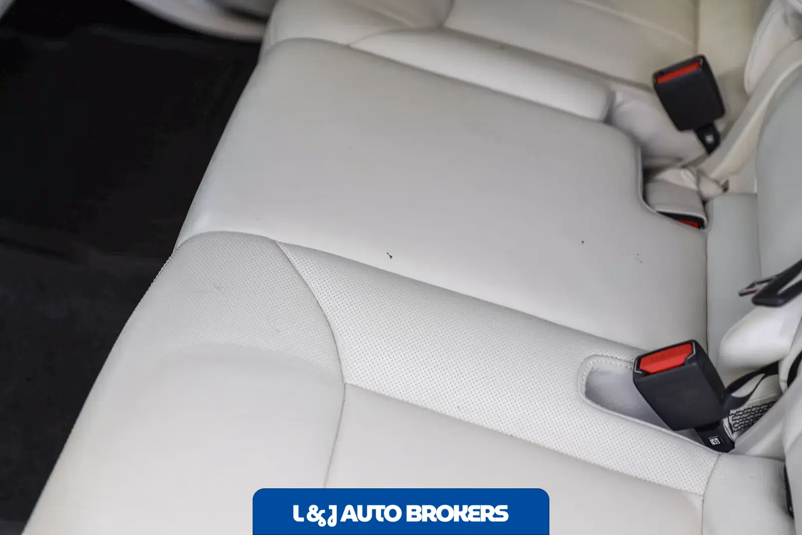 2025 Land Rover Range Rover SE LWB P530