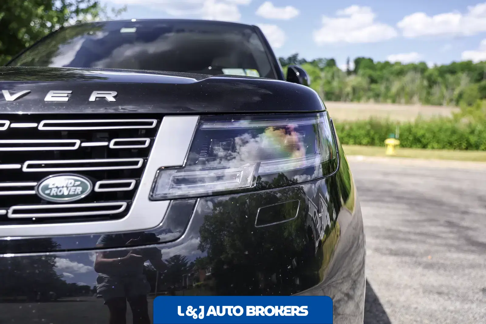 2025 Land Rover Range Rover SE LWB P530
