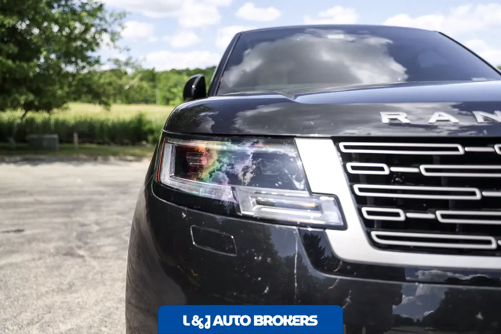 2025 Land Rover Range Rover SE LWB P530