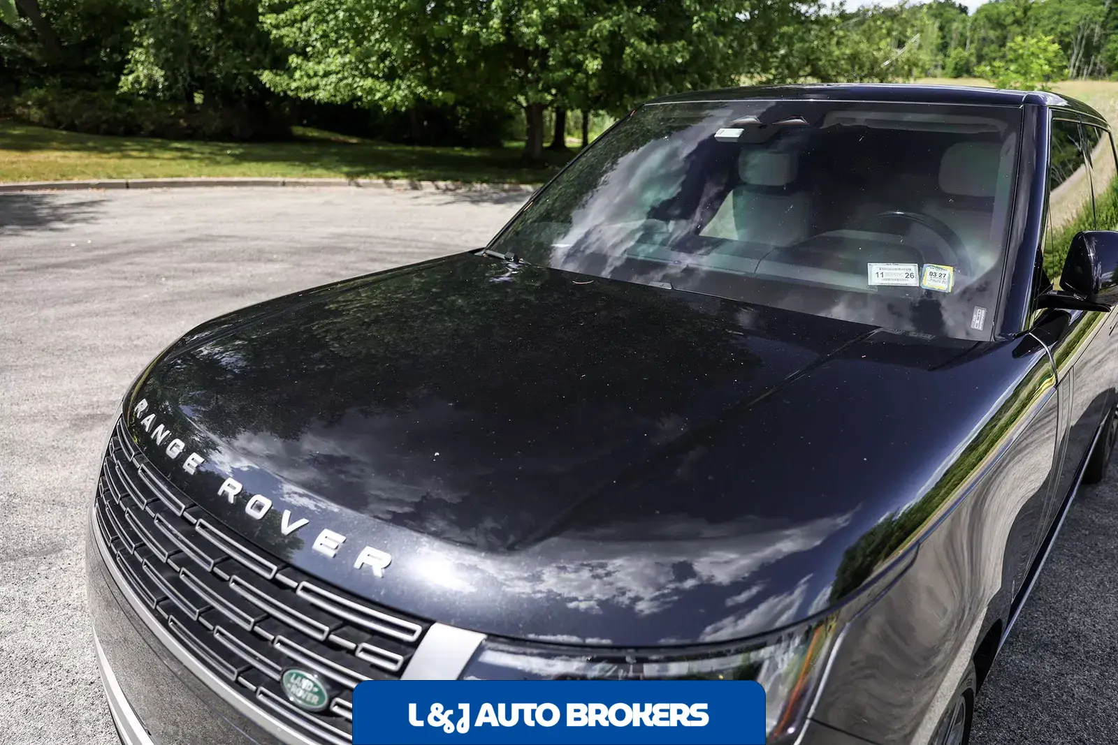 2025 Land Rover Range Rover SE LWB P530
